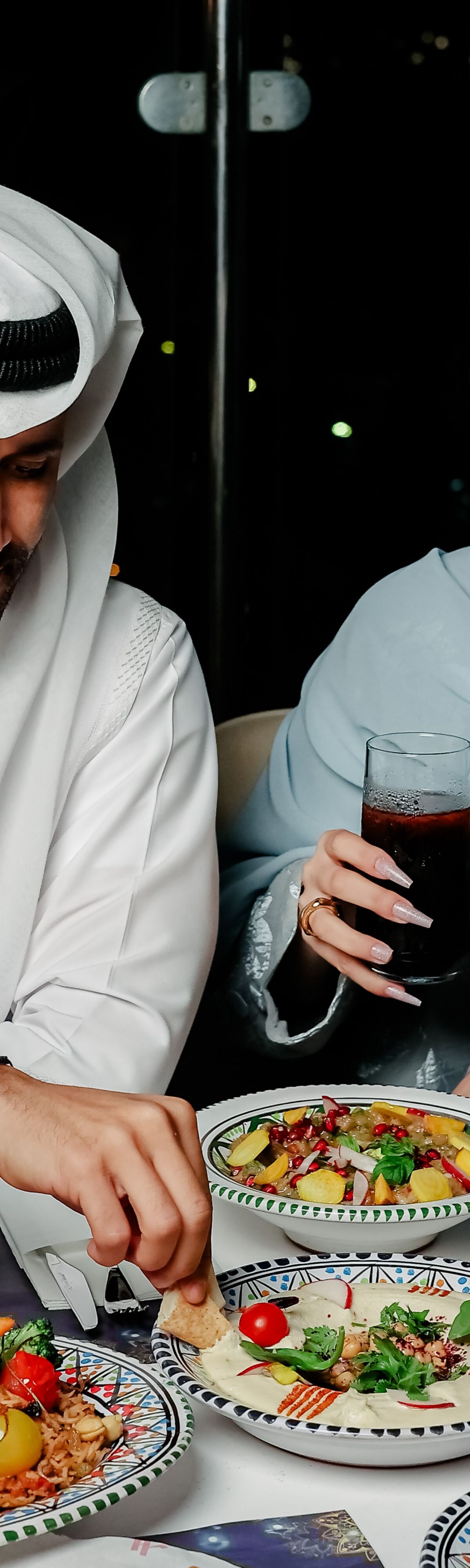 couple enjoying dinner