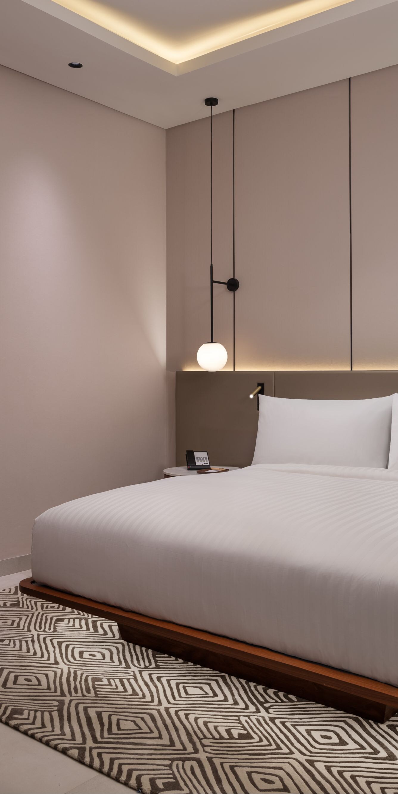 King guest room with modern design