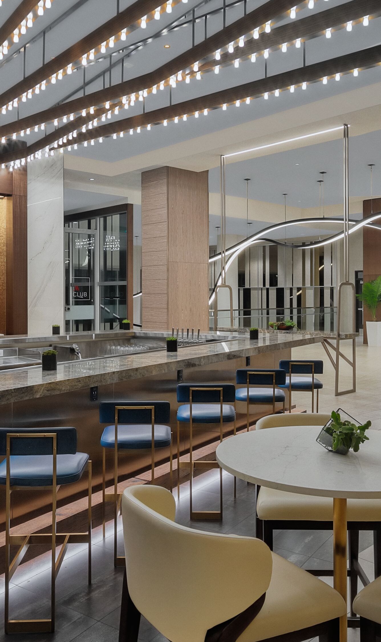 Lobby bar and restaurant