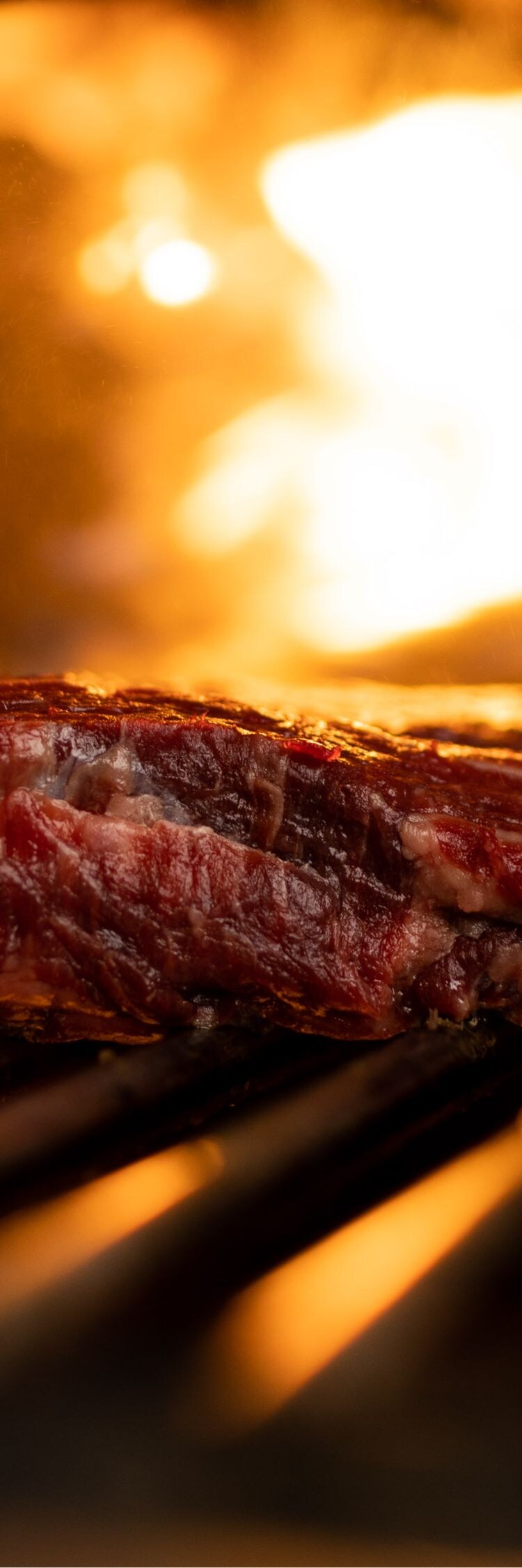 直火焼きグリルのビーフステーキ