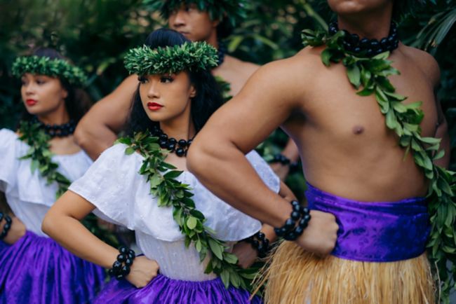 Luau hula performers