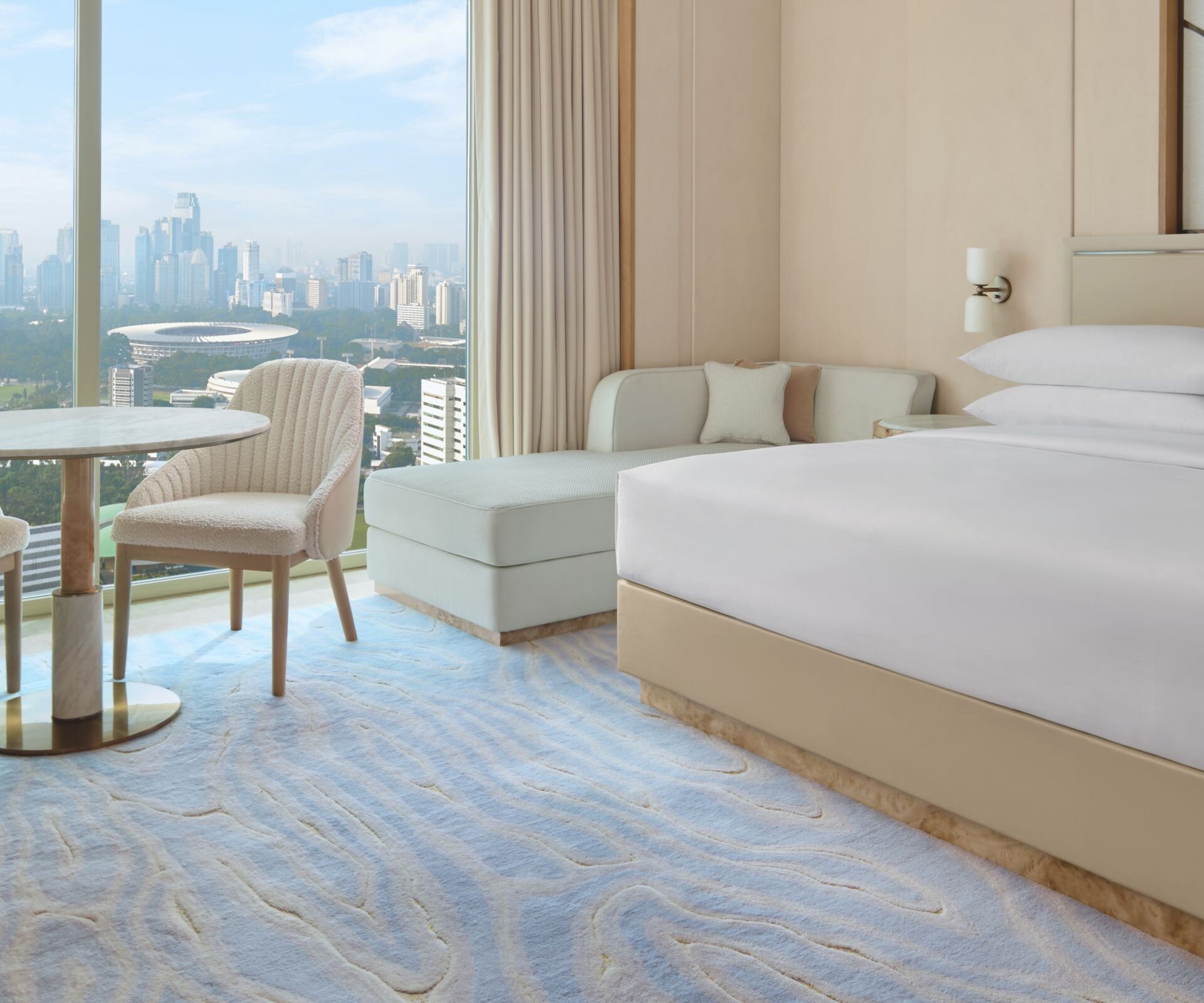 Kamar hotel Marriott dengan pemandangan kota