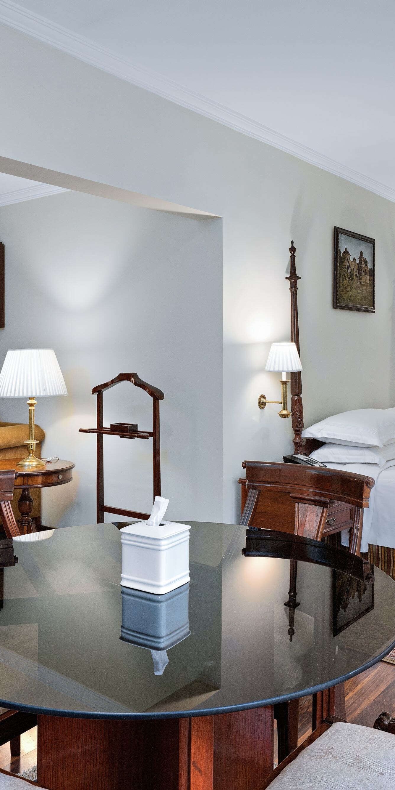 One-bedroom suite with king bed and seating