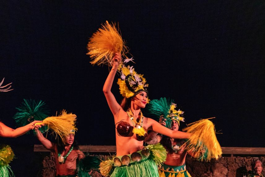woman dancer, Polynesian luau 