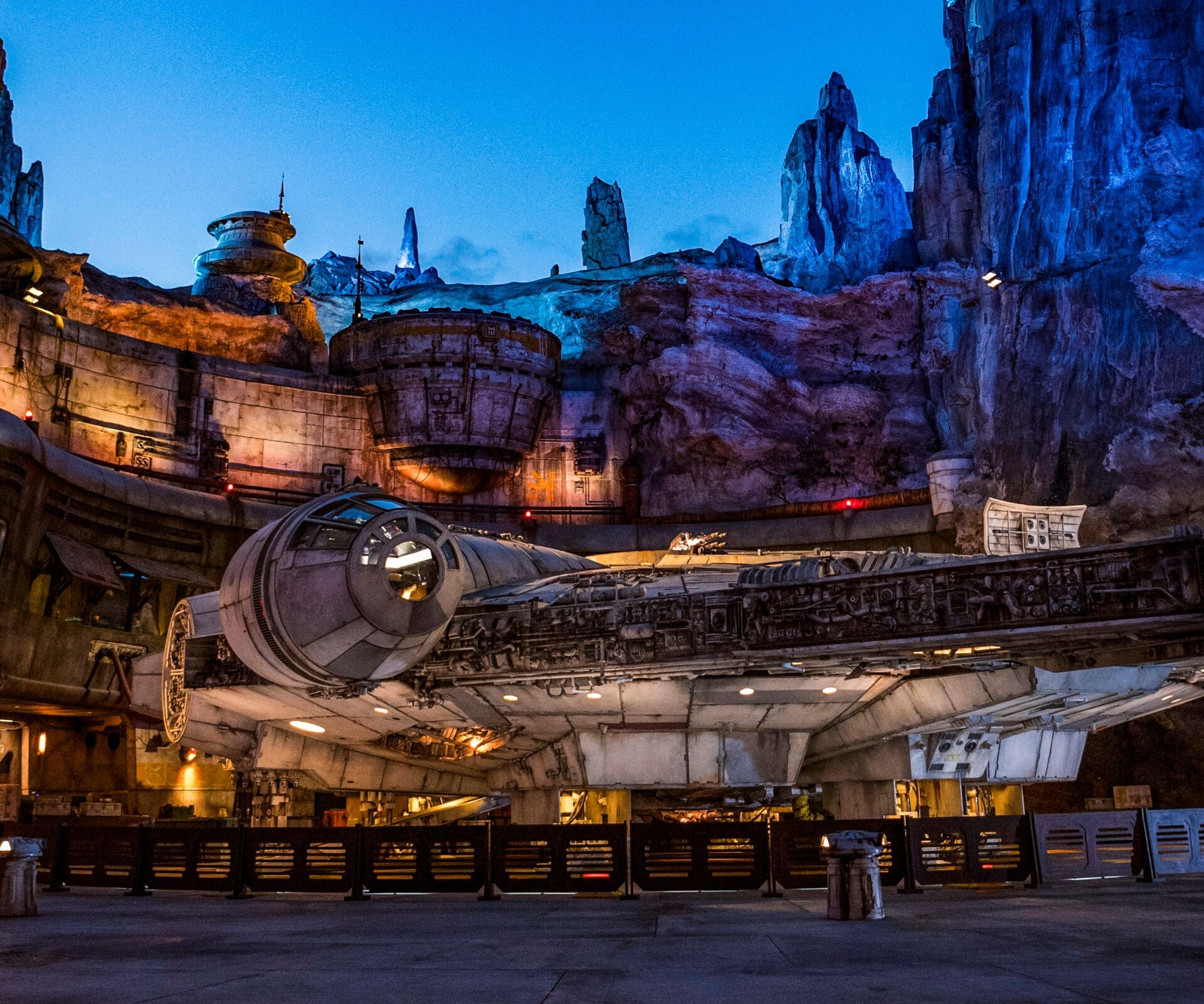 exterior of Star Wars attraction