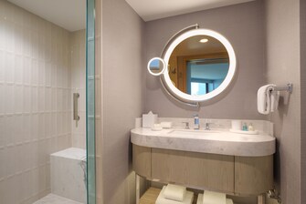 Luxe Suite Bathroom
