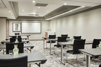 smaller meeting room that can be split