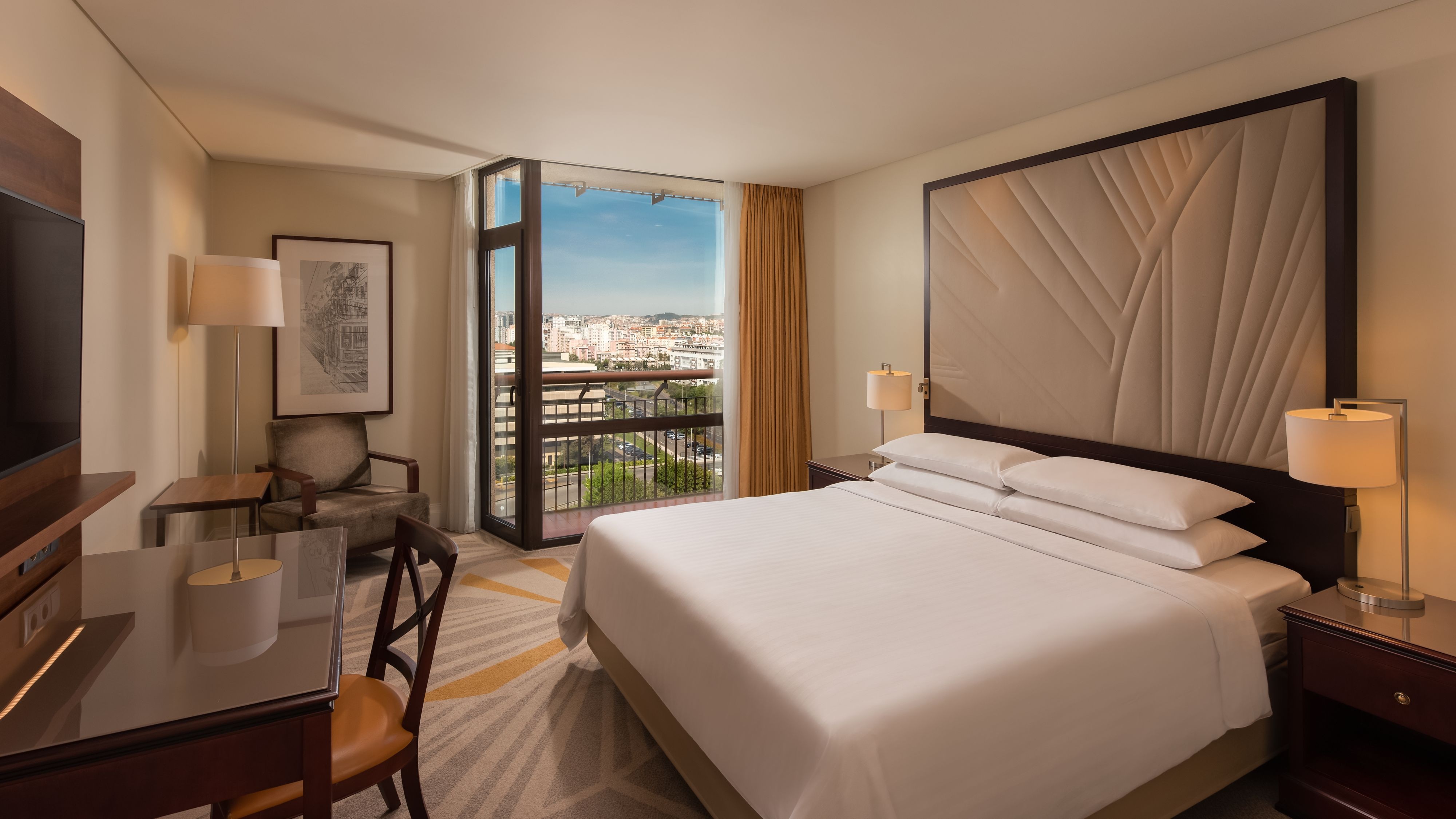 Earn 5,000 Bonus Points on your next Lisbon escape
