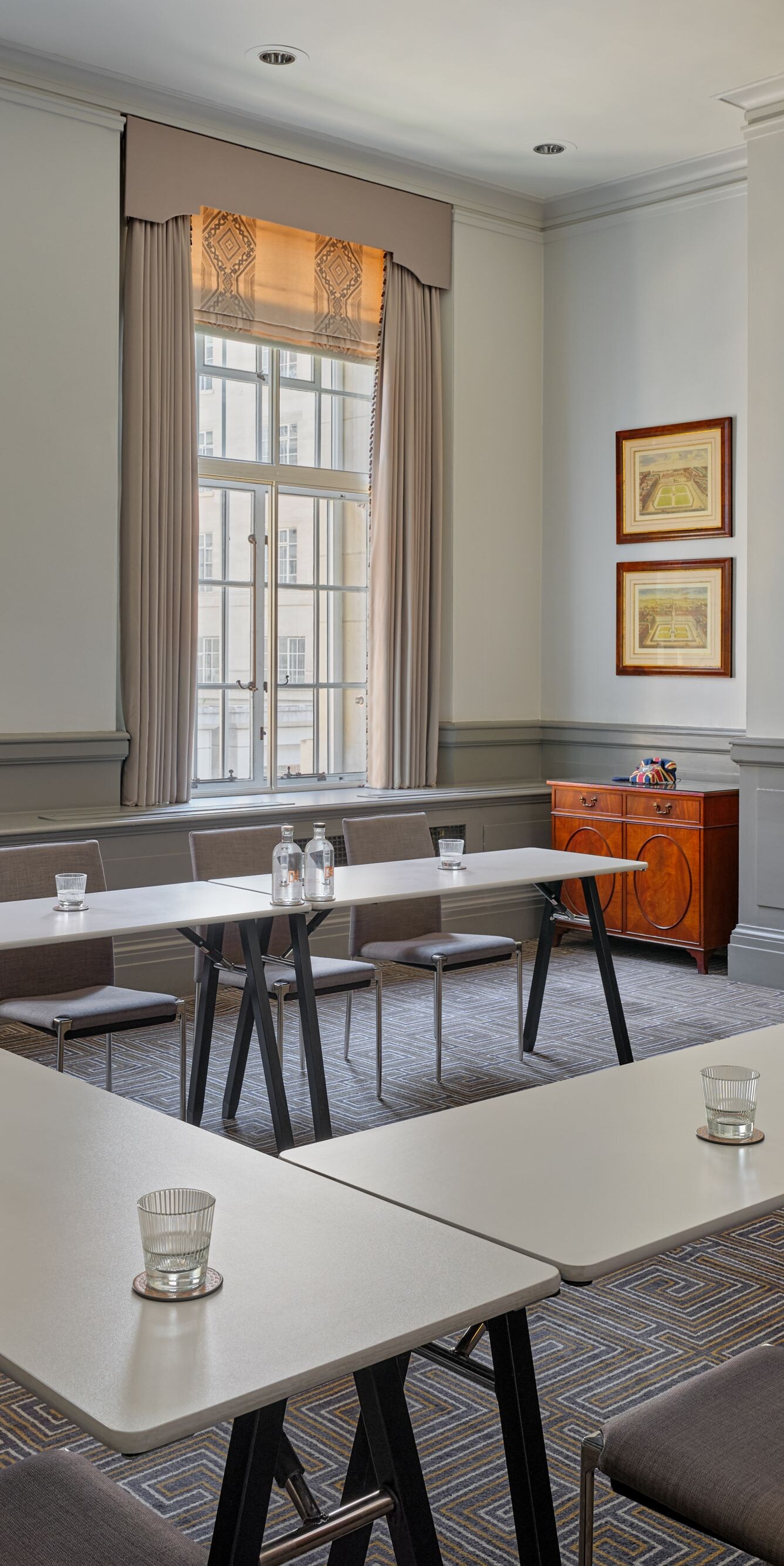 U-shape conference room arrangement