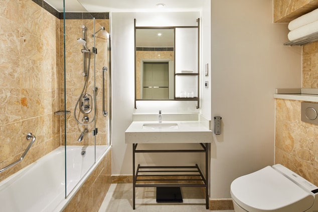 Bathroom - London Marriott Hotel Grosvenor Square