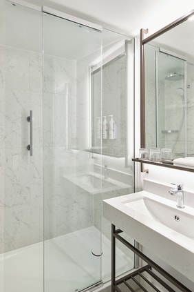 Bathroom - London Marriott Hotel Grosvenor Square