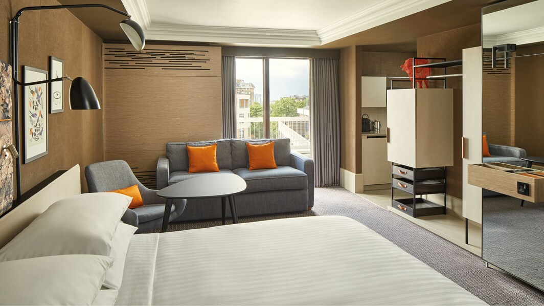 Larger Guest rooms Marriott Hotel Regents Park  