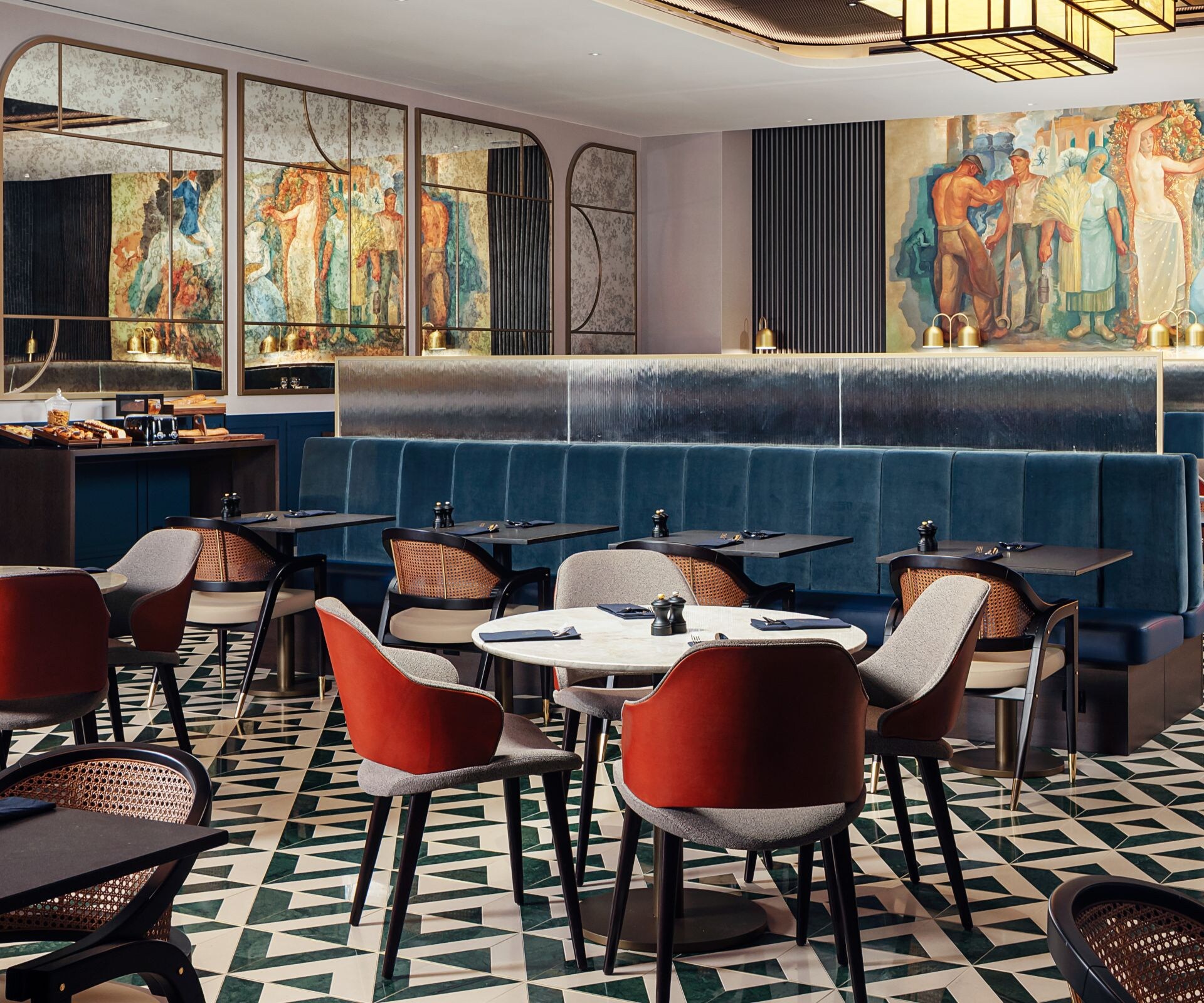 Brasserie Alfa breakfast area with artwork