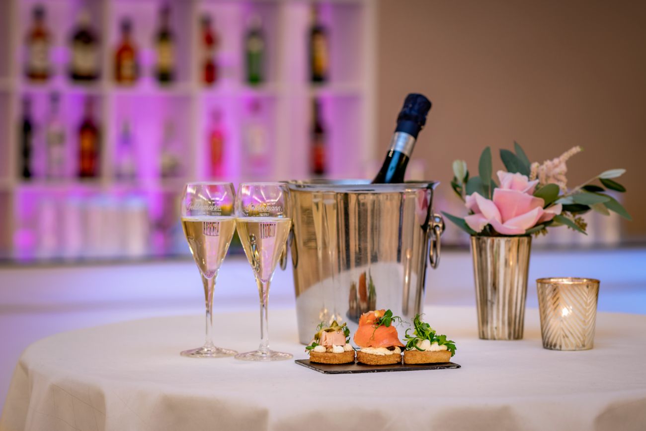 Wedding - Champagne & Canapés