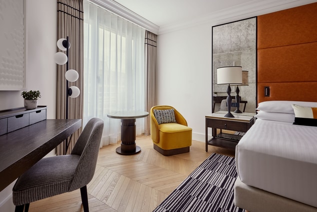Parisian Style Comfort King Room  