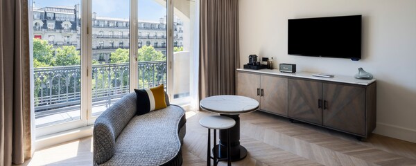 Paris Marriott Champs-Élysées Hotel Suite