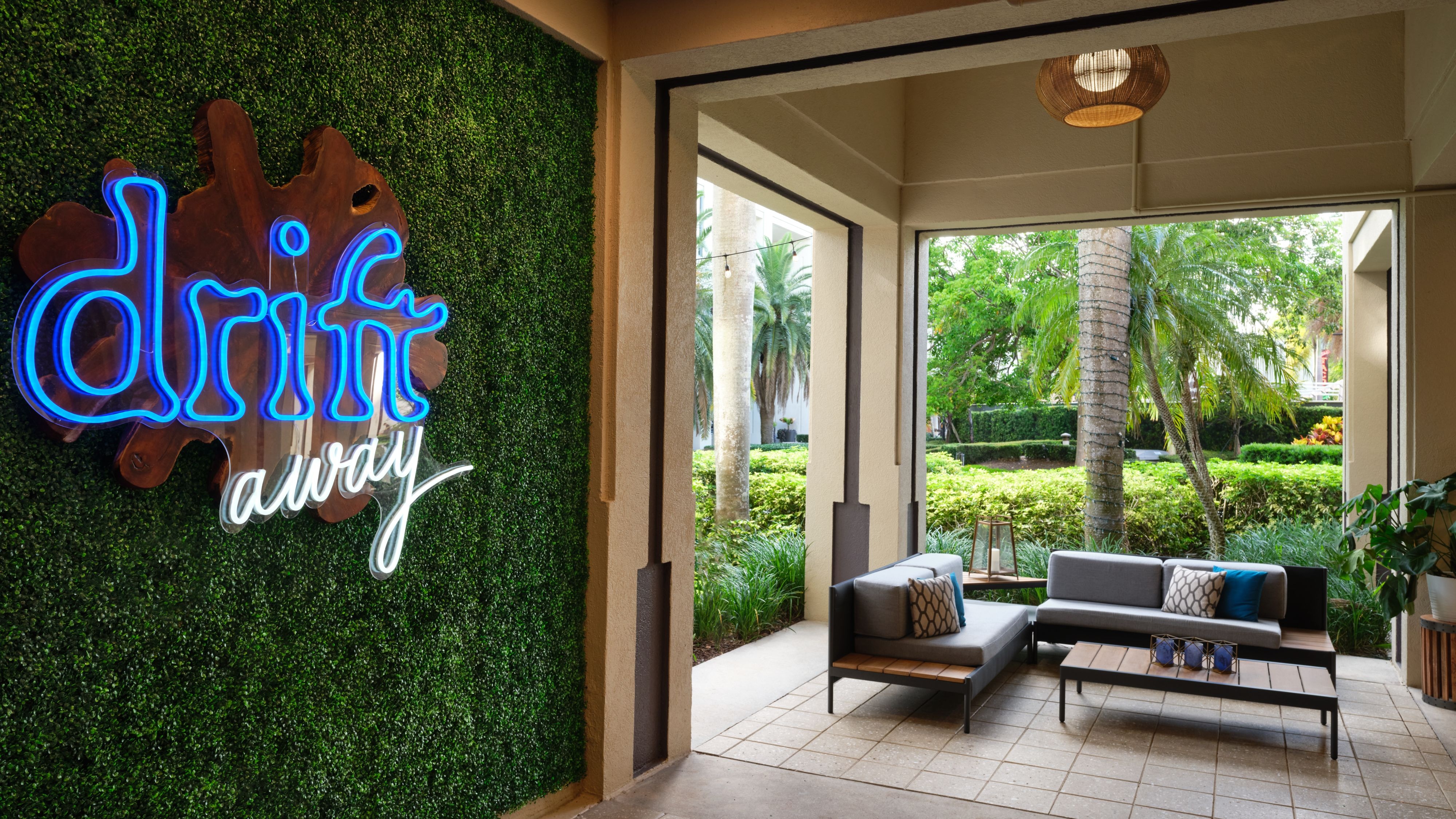 Drift Away - Ultimate Dining Experience
