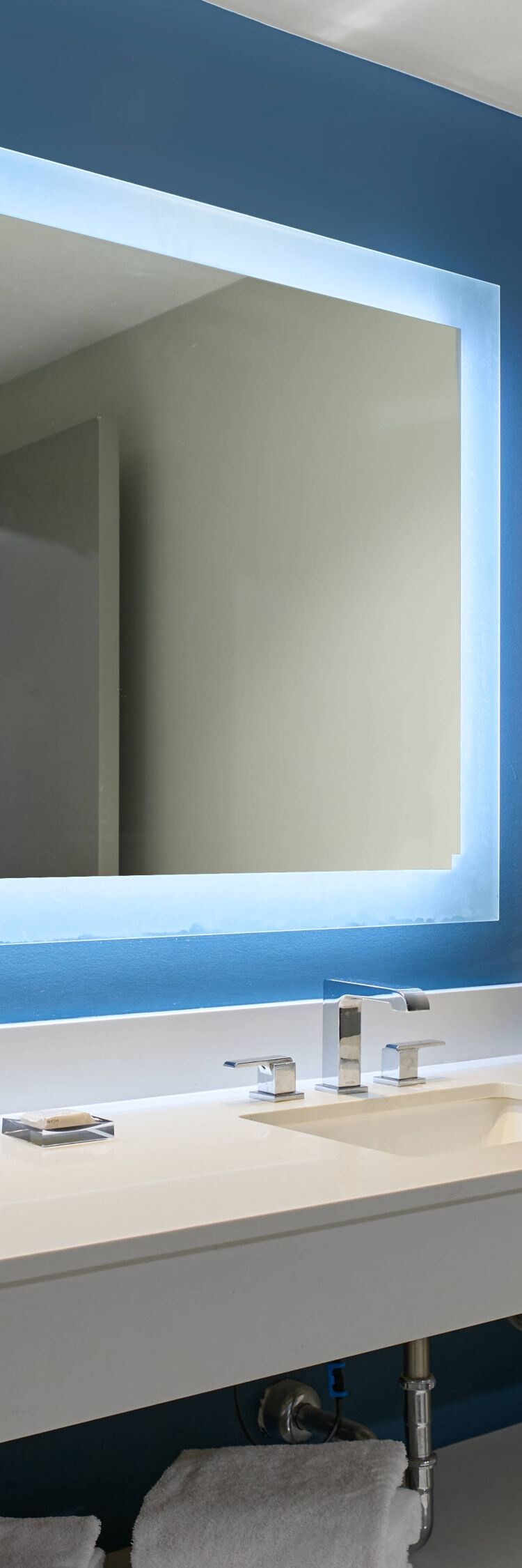 guest room, bathroom 