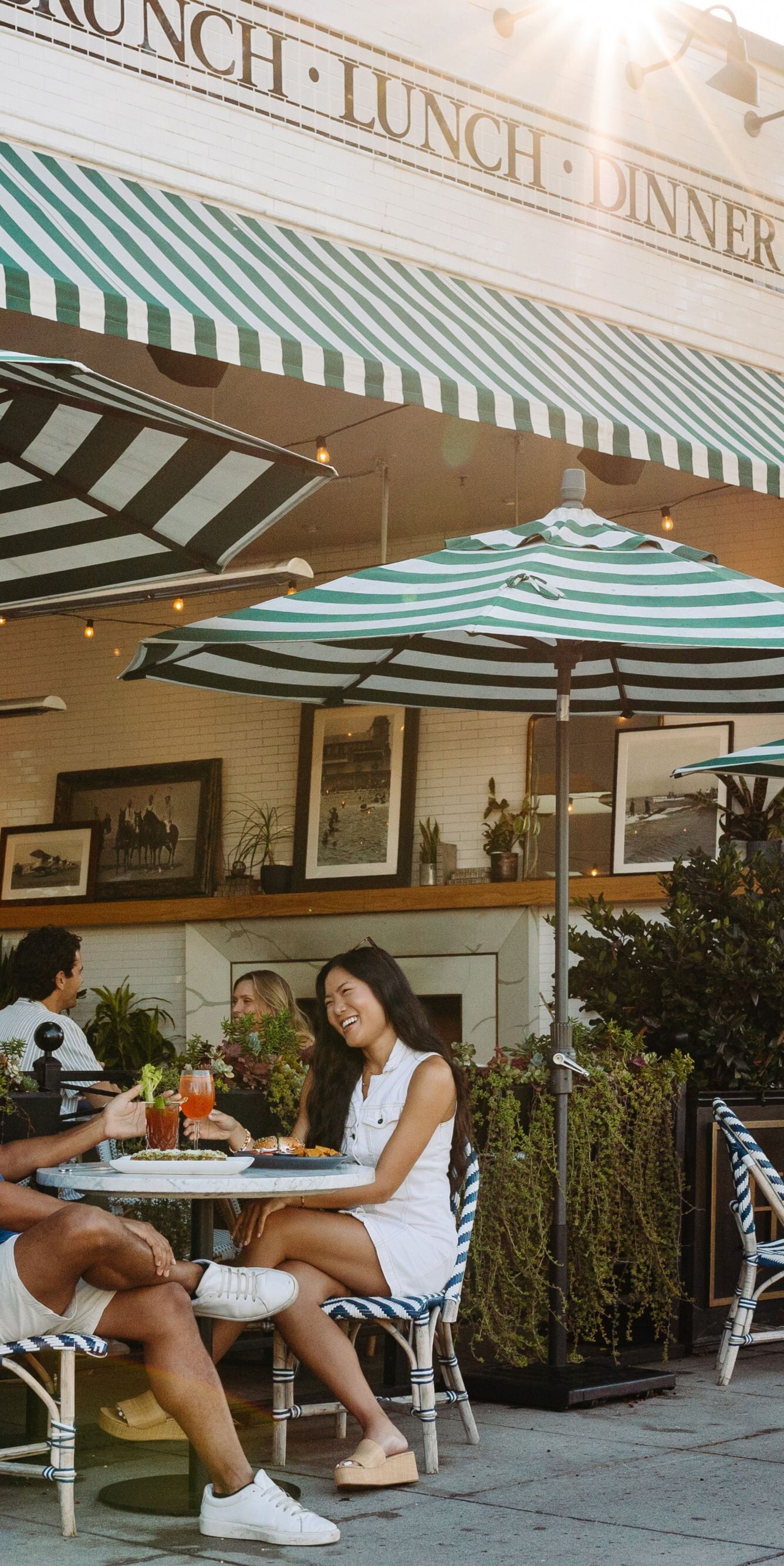 couple eating outside 