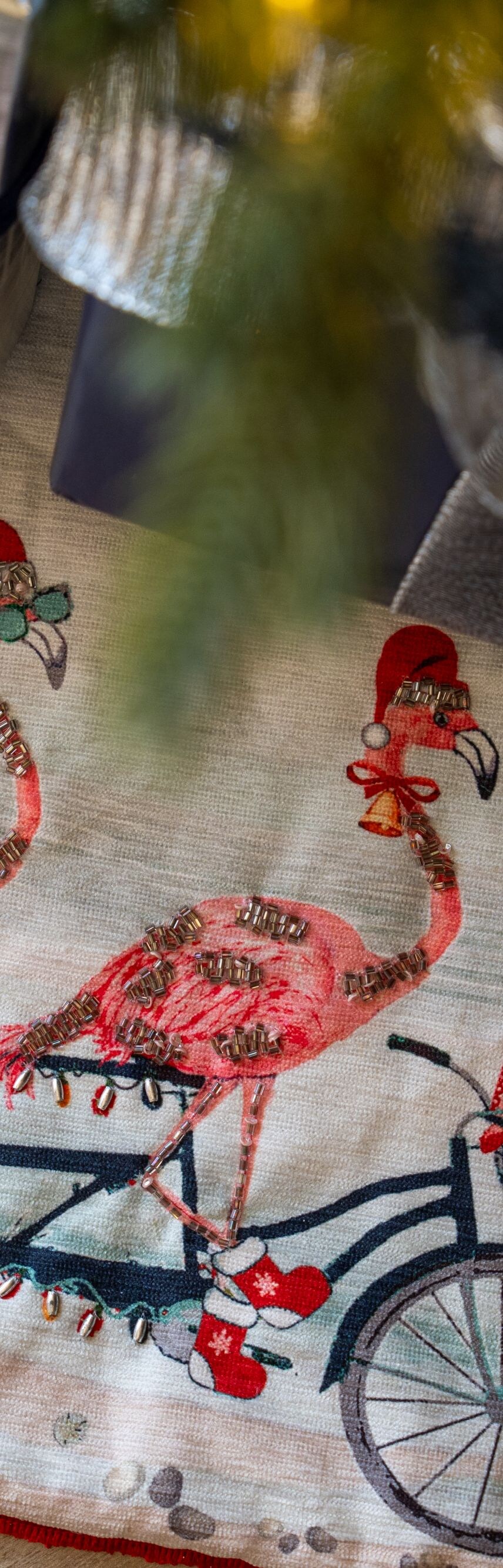 Tree skirt with flamingos