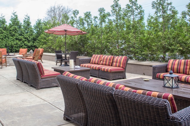 outdoor patio with lounge furniture