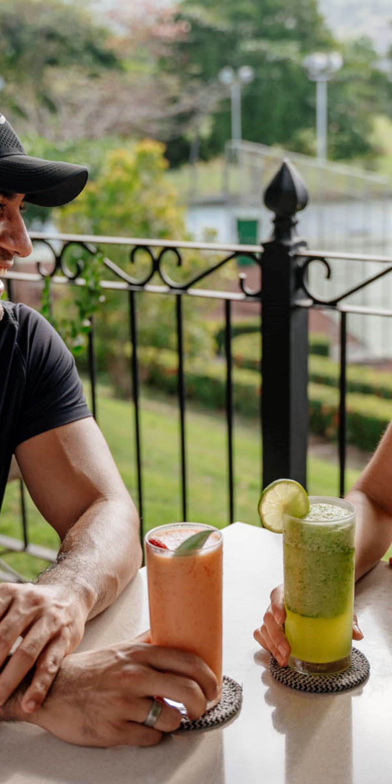 Exterior, pareja, bebidas, naturaleza