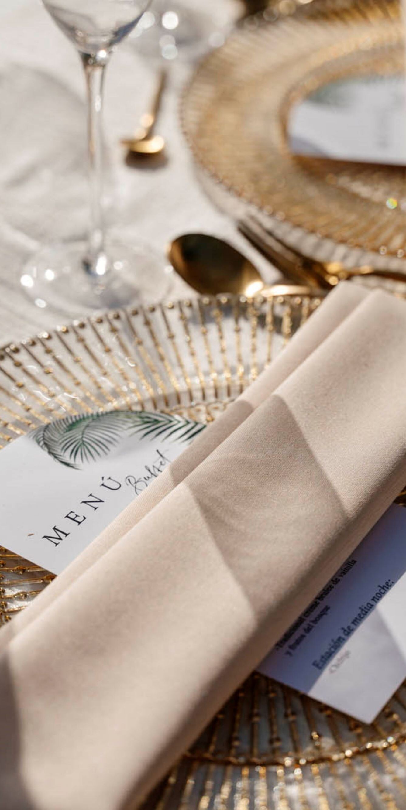 Decoración para la cena de boda, platos