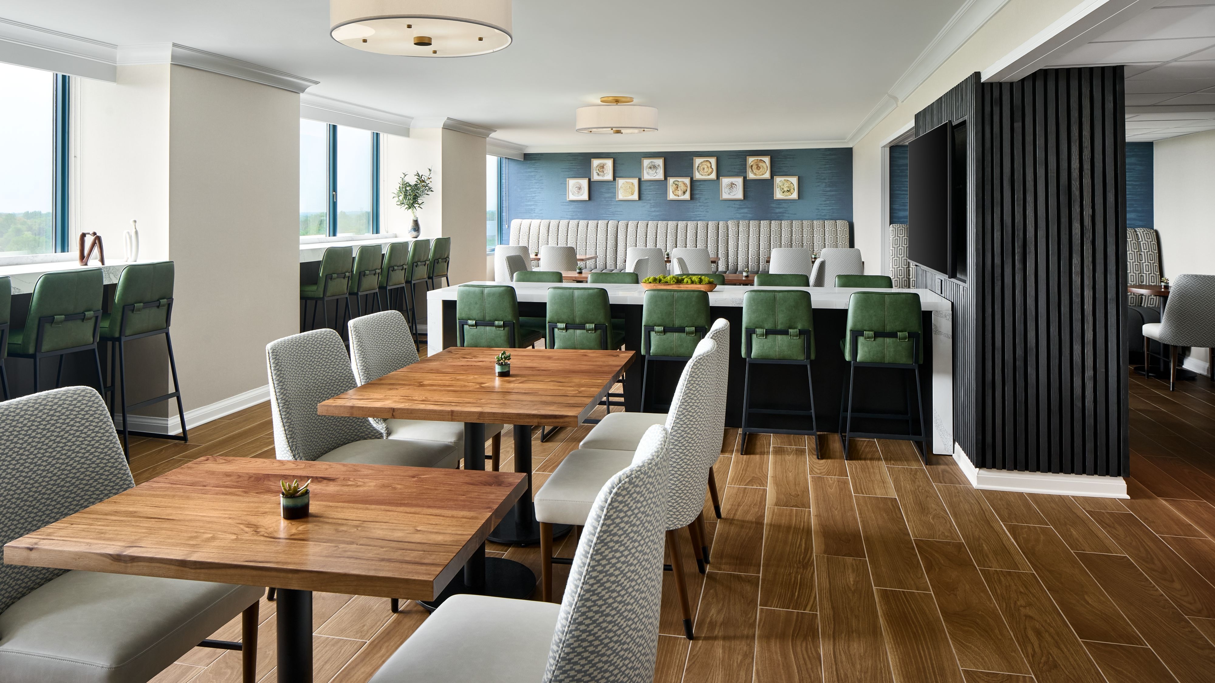 Concierge Lounge Access