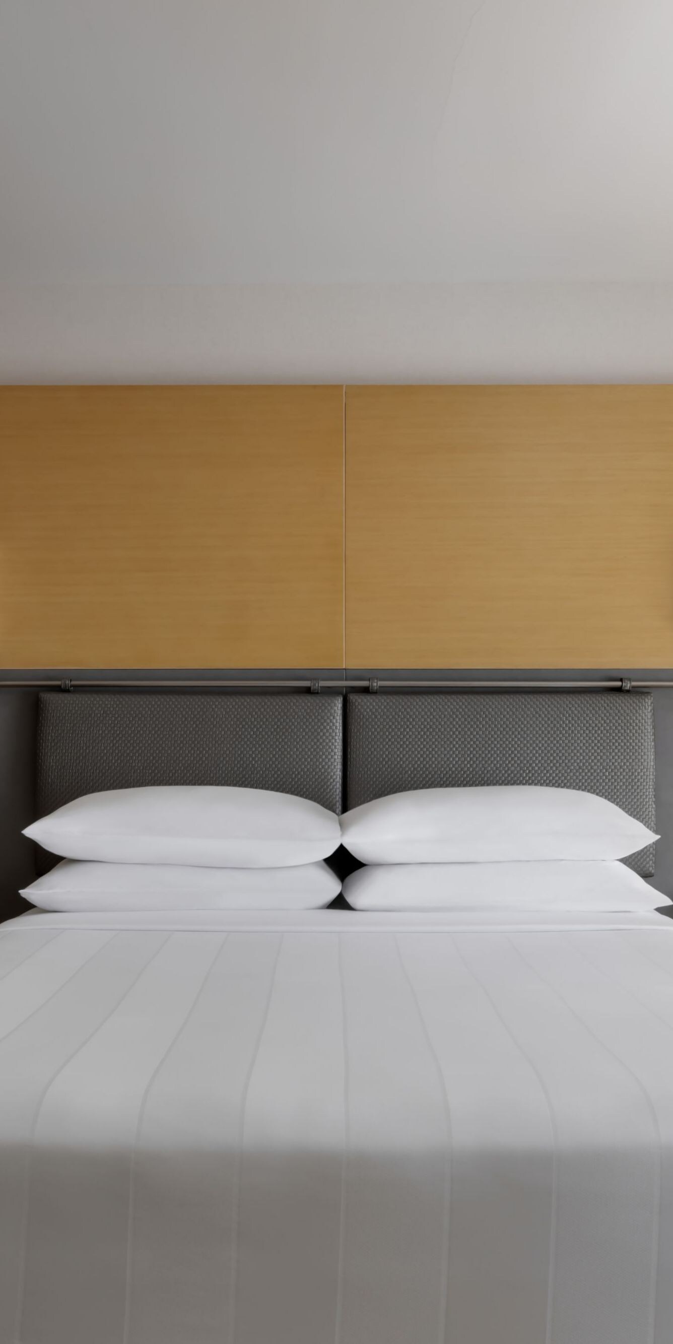 Chambre avec lit king size de la suite Hospitality