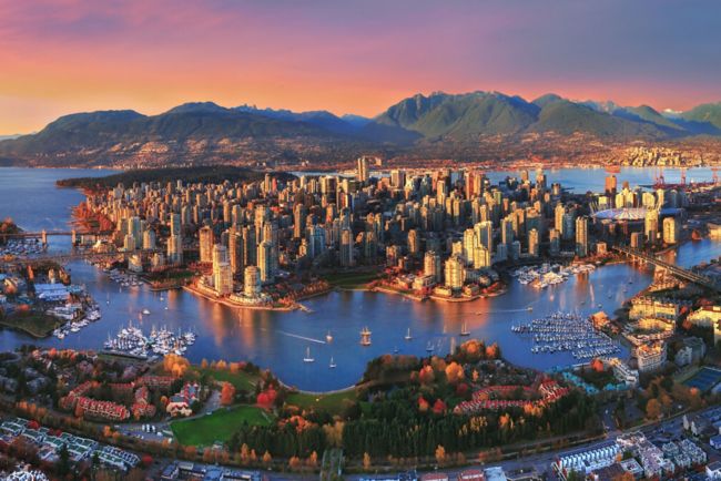 Vue aérienne d'un coucher de soleil à Vancouver