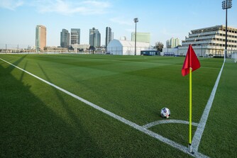ملعب كرة قدم في فندق لو ميريديان أبو ظبي