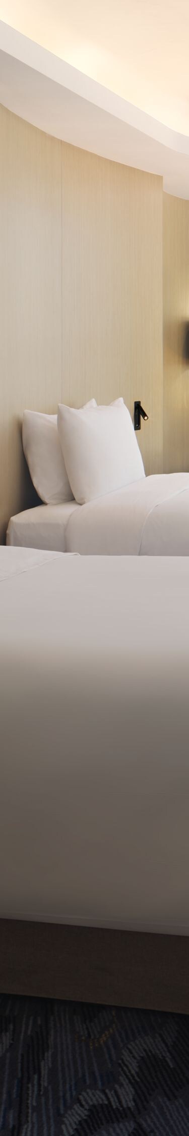 Two double beds with sea view and balcony
