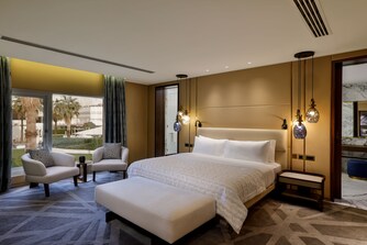 The Royal Suite master bedroom