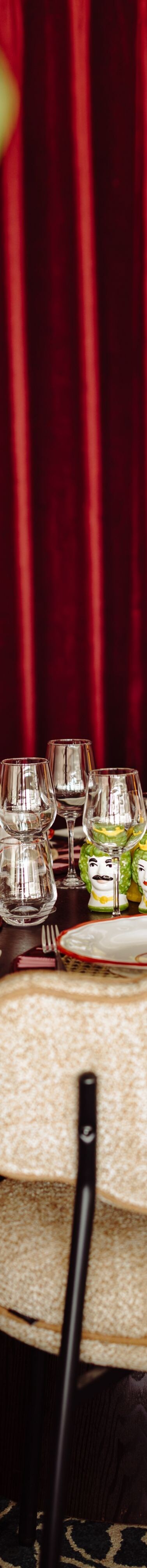 Round table set for sharing