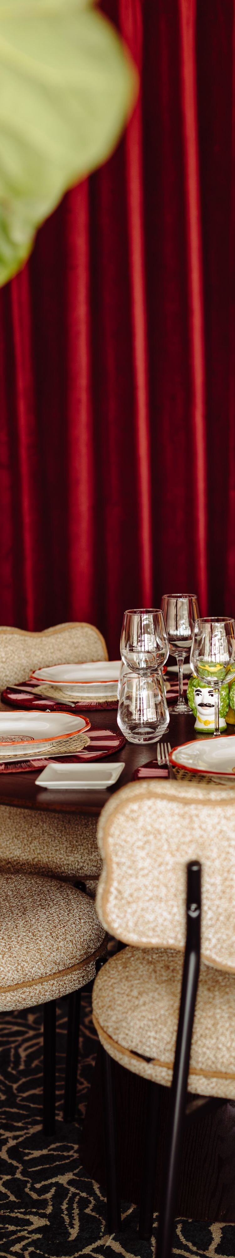 Round table set for sharing