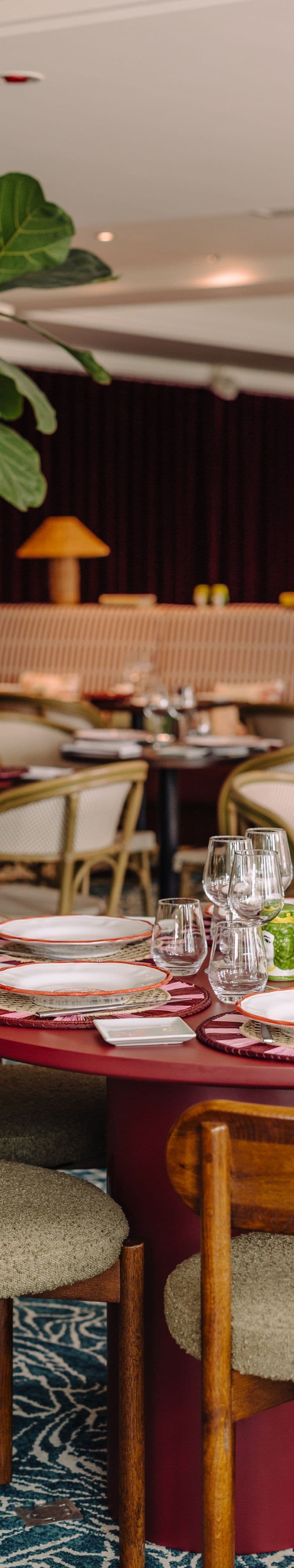 Round dining table in restaurant