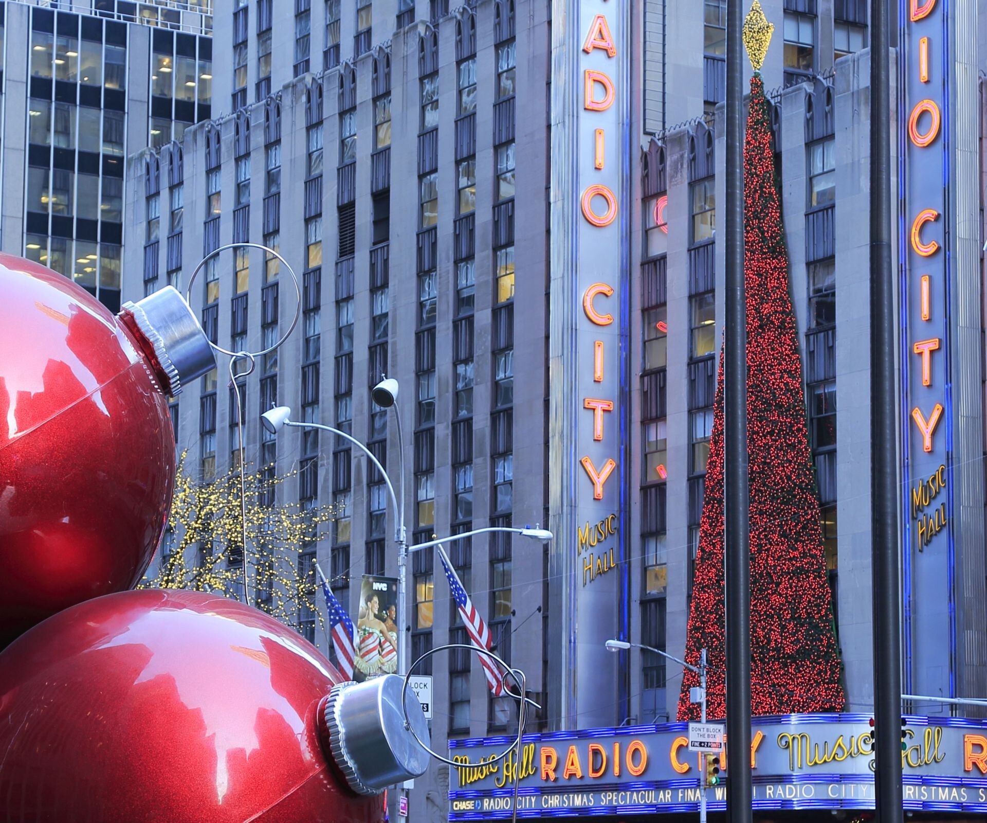 NYC Christmas festivities near hotel