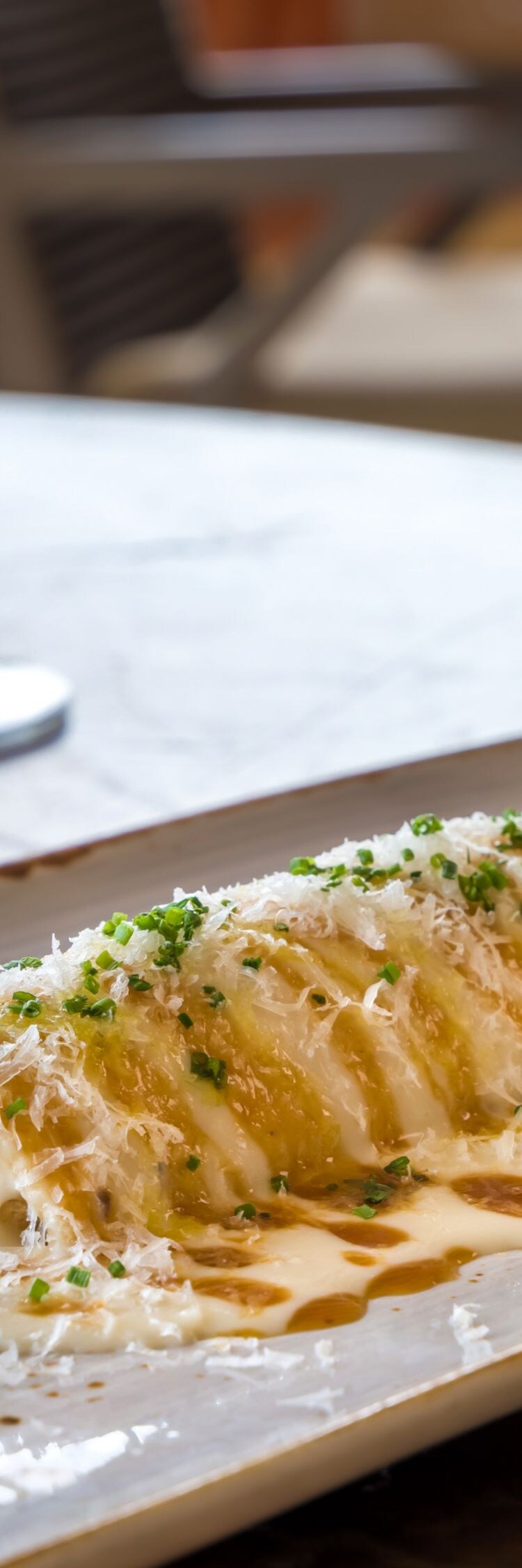 Poularde cannelloni, truffled béchamel.