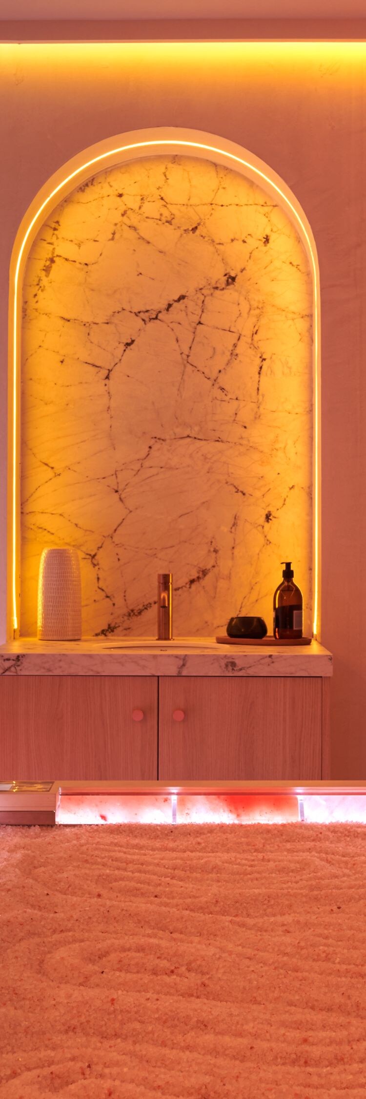  Himalayan salt bed