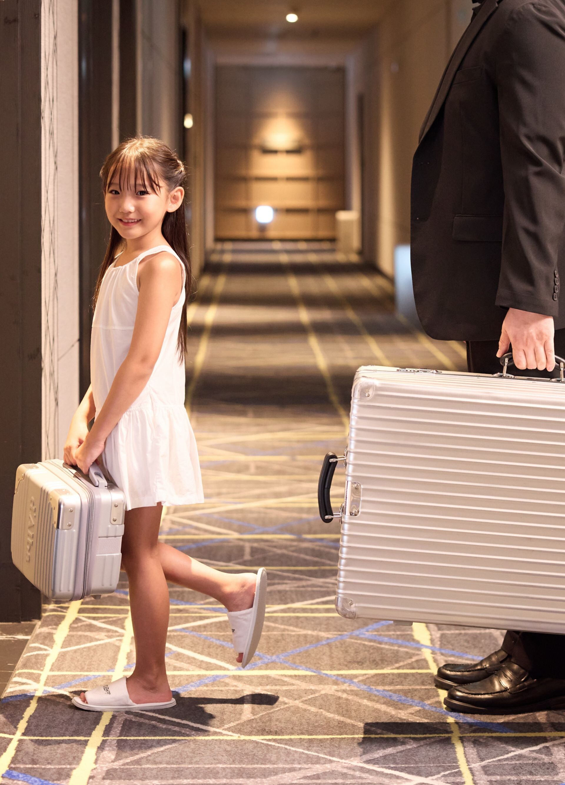 Family arriving at the hotel