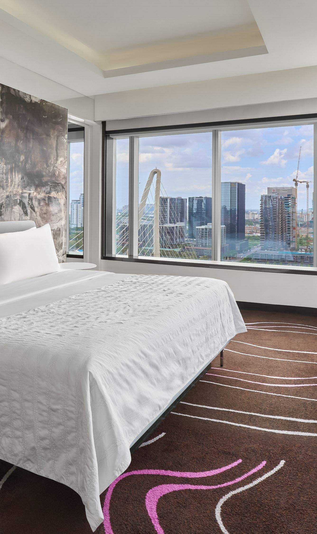 Grande Suite in daylight with panoramic view