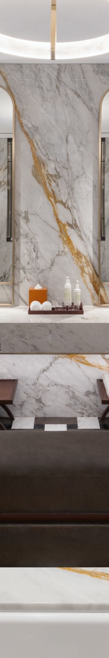 spacious layout, double vanity, bathtub