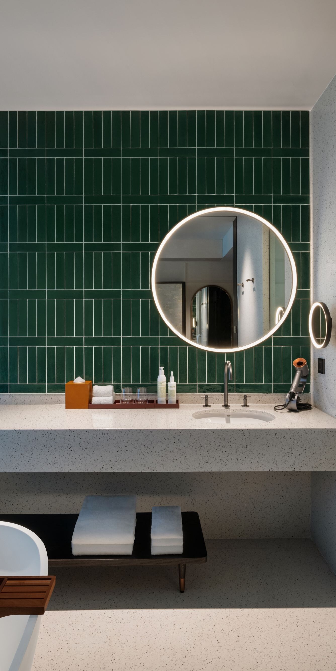 Bathtub, hair dryer, makeup mirror