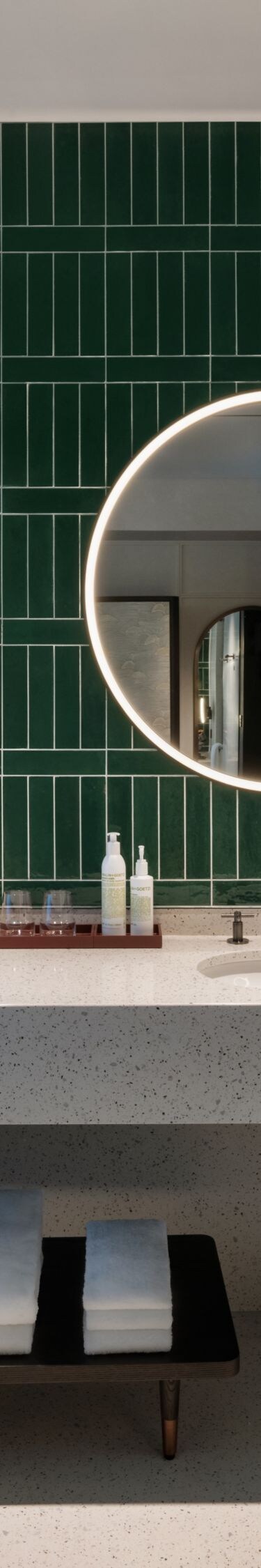 Bathtub, hair dryer, makeup mirror