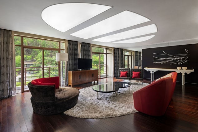 Premier Suite Livingroom