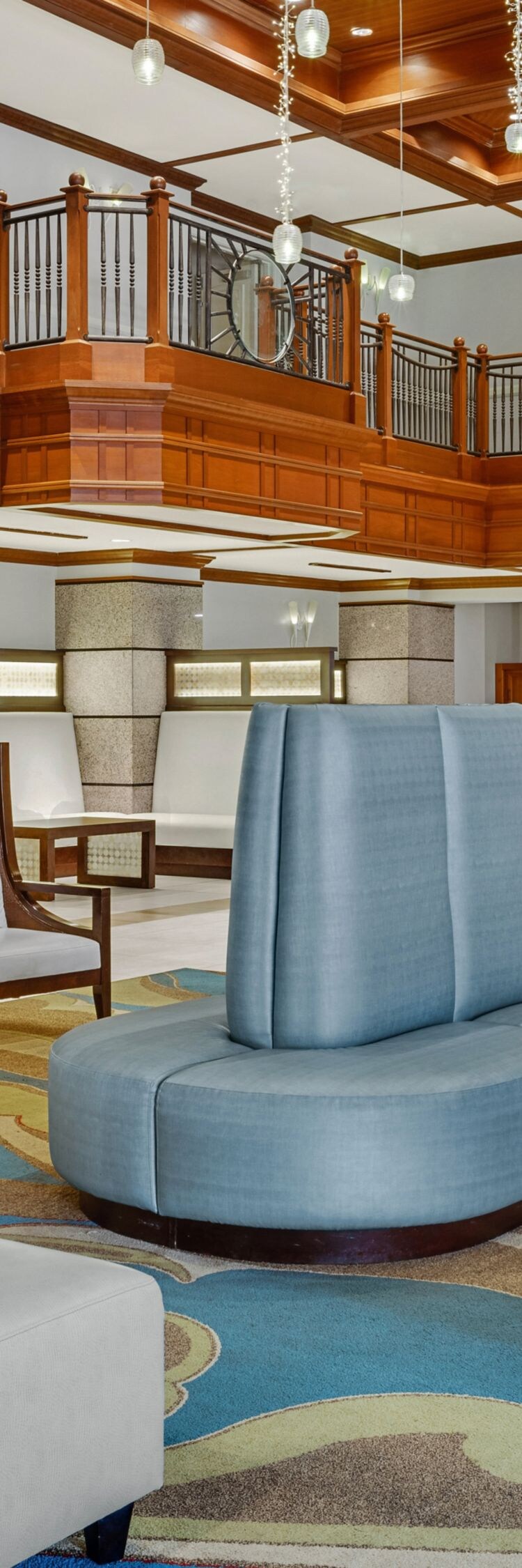 Lobby, recepción y zona de asientos  