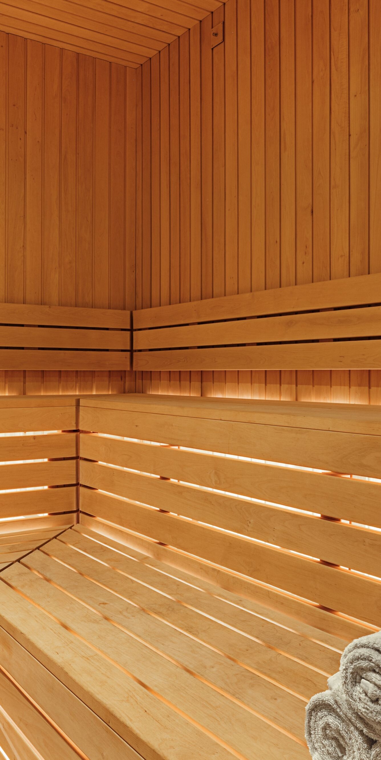 Sauna van de spa met handdoeken