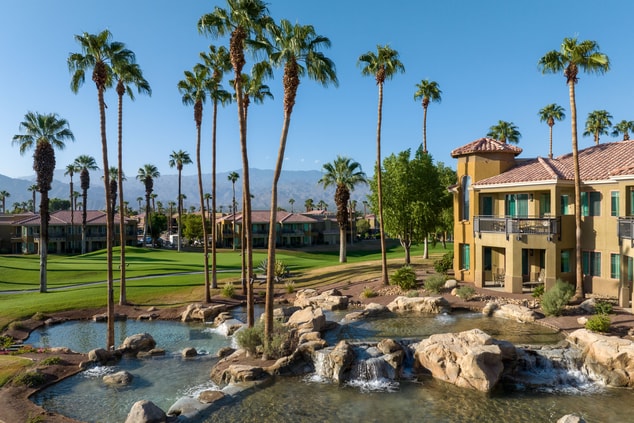 Exterior, golf course, mountains, palm trees