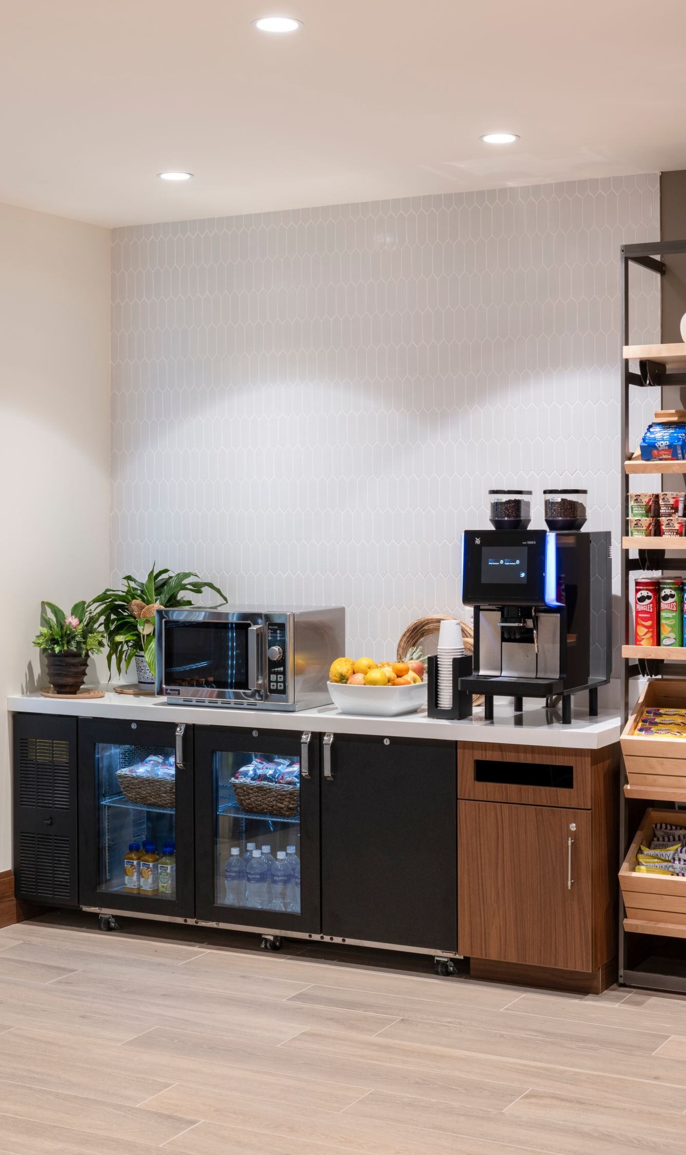 コーヒーメーカー、軽食、ドリンククーラー