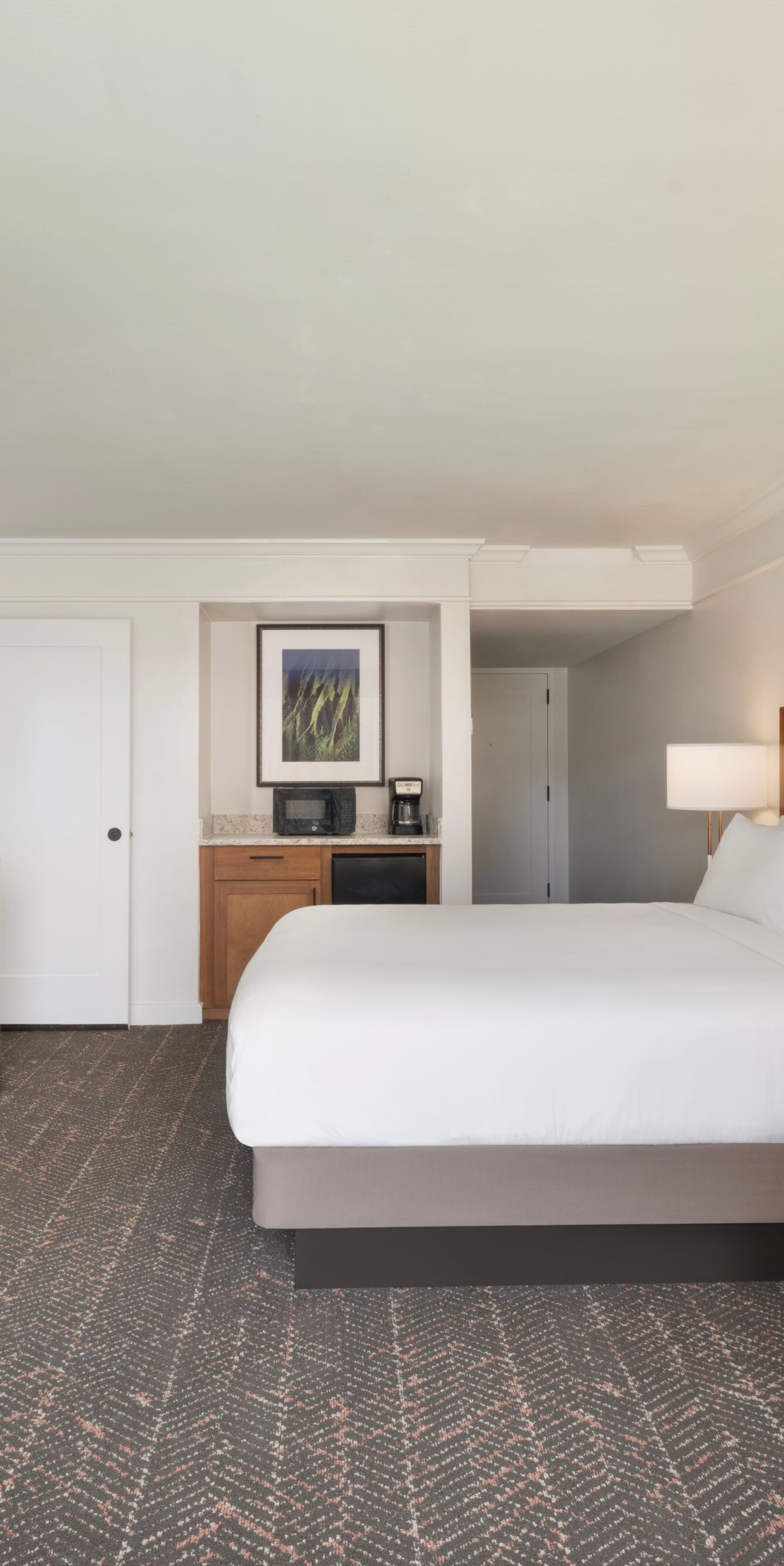 King bed with seating area, TV, microwave